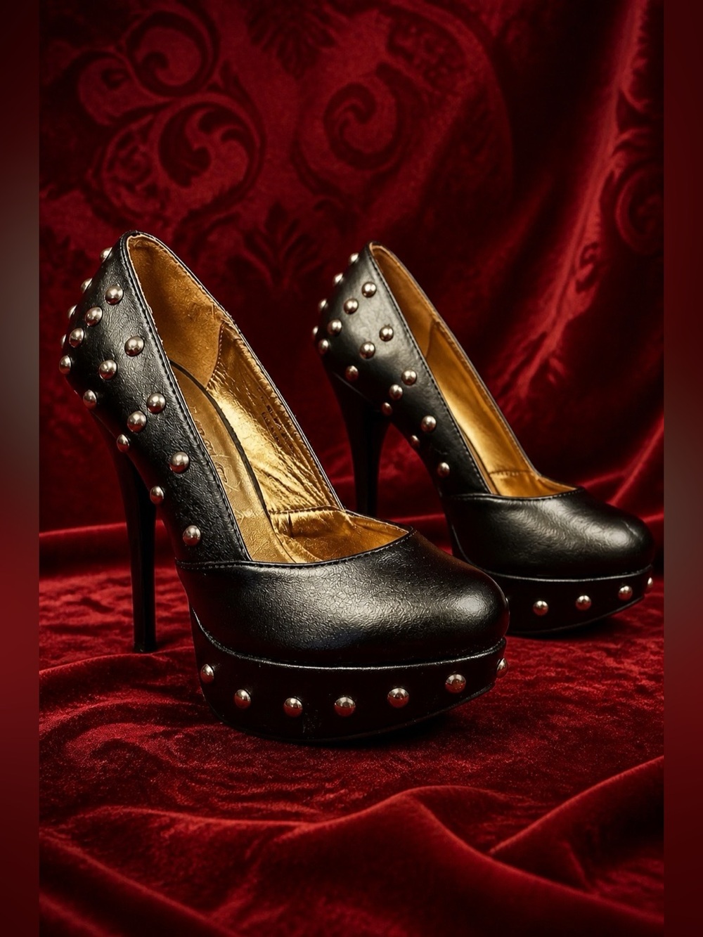 BLACK LEATHER w GOLD STUDDED SPIKE PLATFORMS 8M